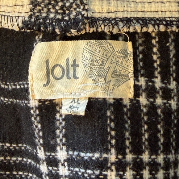 Jolt Monochrome Checkered Vest - Picture 6 of 11